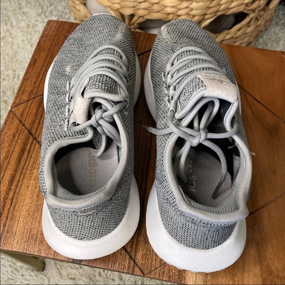 ❗️SOLD❗️Women’s size 7.5 Adidas Tubular sneakers - Picture 3 of 8